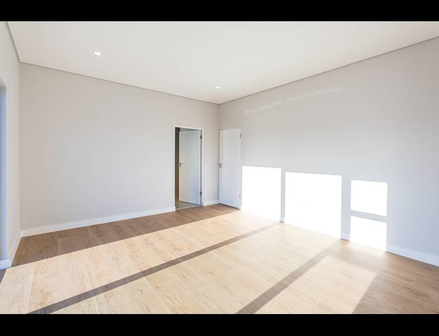 4 BEDROOM FREEHOLD FOR SALE IN SANDOWN